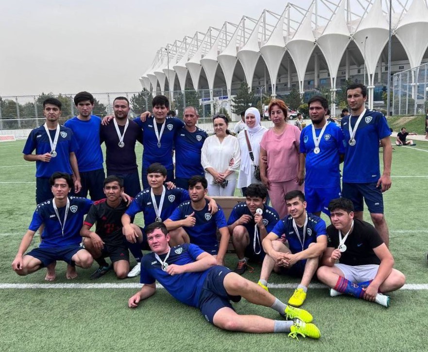 Бунёдкор спорт мажмуасида “Спорт соғлиқ гарови” шиори остида ўртоқлик футбол мусобақаси бўлиб ўтди